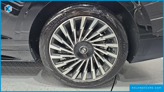 HYUNDAI GRANDEUR CALLIGRAPHY