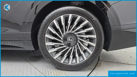 HYUNDAI GRANDEUR CALLIGRAPHY