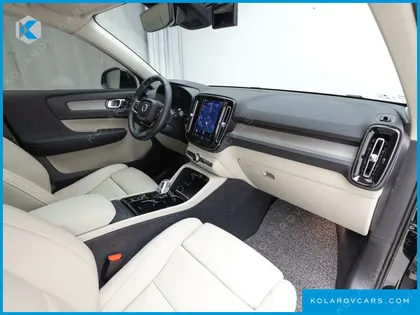 VOLVO XC40 B4 ULTIMATE BRIGHT