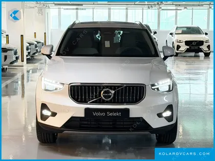 VOLVO XC40 B4 ULTRA BRIGHT