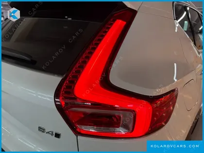 VOLVO XC40 B4 ULTRA BRIGHT