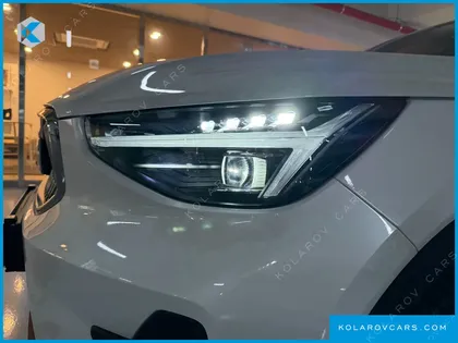VOLVO XC40 B4 ULTRA BRIGHT