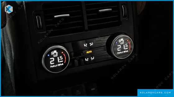 LAND ROVER DISCOVERY D300 HSE