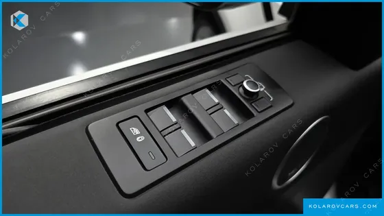 LAND ROVER DISCOVERY D300 HSE