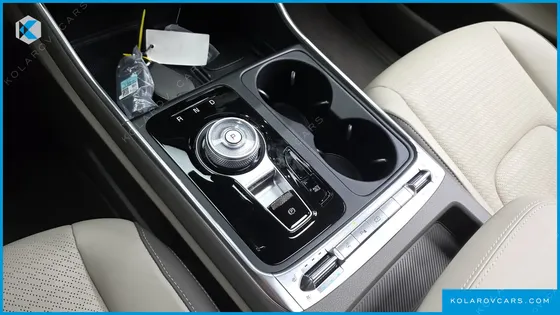 KIA CARNIVAL GASOLINE 7-SEATER GRAVITY