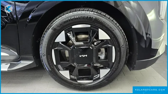 KIA CARNIVAL HEV 4-SEATER HI LIMOUSINE