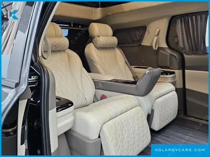 KIA CARNIVAL HEV 4-SEATER HI LIMOUSINE