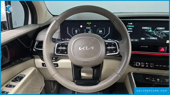 KIA CARNIVAL GASOLINE 7-SEATER HI LIMOUSINE