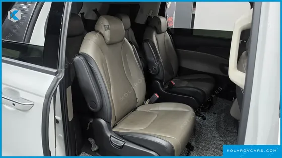 KIA CARNIVAL GASOLINE 9-SEATER NOBLESSE