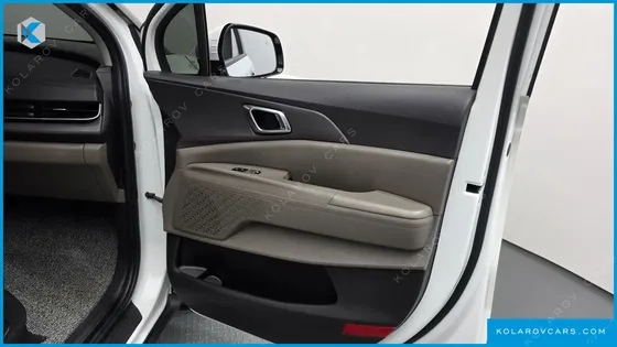 KIA CARNIVAL GASOLINE 9-SEATER NOBLESSE