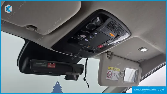 KIA CARNIVAL GASOLINE 9-SEATER NOBLESSE