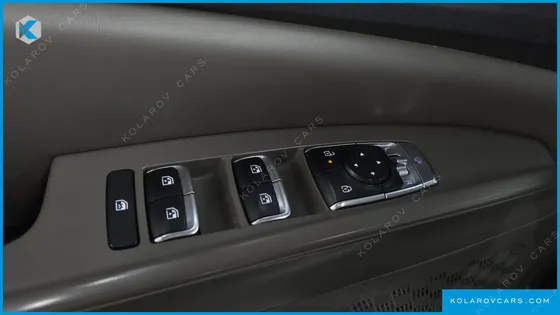 KIA CARNIVAL GASOLINE 9-SEATER NOBLESSE