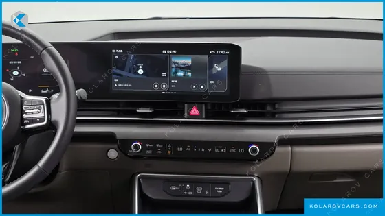 KIA CARNIVAL GASOLINE 7-SEATER NOBLESSE