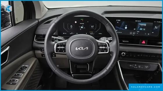 KIA CARNIVAL GASOLINE 7-SEATER NOBLESSE