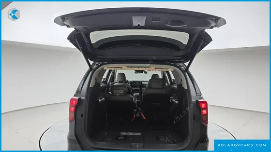 KIA CARNIVAL GASOLINE 7-SEATER NOBLESSE