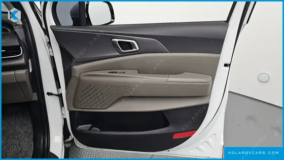 KIA CARNIVAL HEV 9 SEATER PRESTIGE