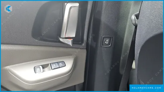 KIA CARNIVAL HEV 9SEATER NOBLESS