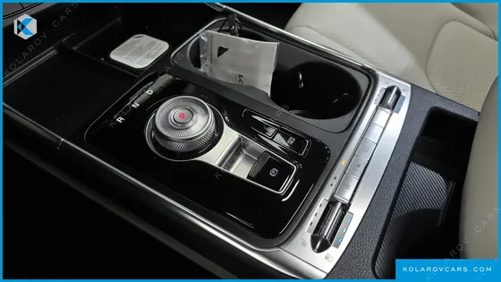 KIA CARNIVAL HEV 9SEATER SIGNATURE