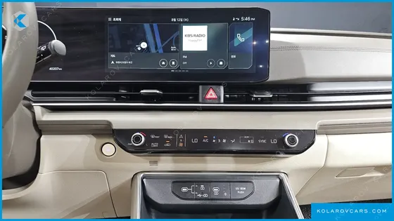 KIA CARNIVAL GASOLINE 7-SEATER NOBLESSE