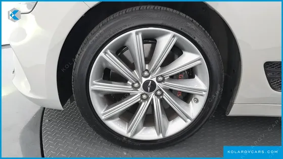 GENESIS G70 GASOLINE 2.5T 2WD