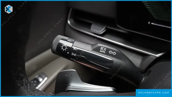 KIA CARNIVAL 9-SEATER PRESTIGE
