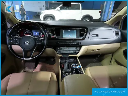 KIA CARNIVAL 7-SEATER LIMOUSINE