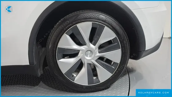 TESLA MODEL Y LONG RANGE AWD