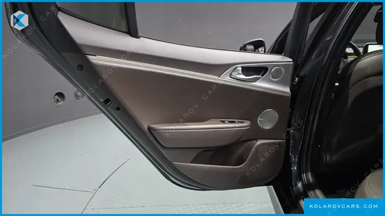 KIA STINGER 3.3 TURBO 2WD