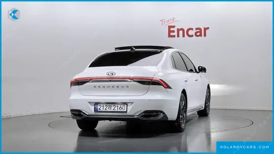 HYUNDAI GRANDEUR LE BLANC
