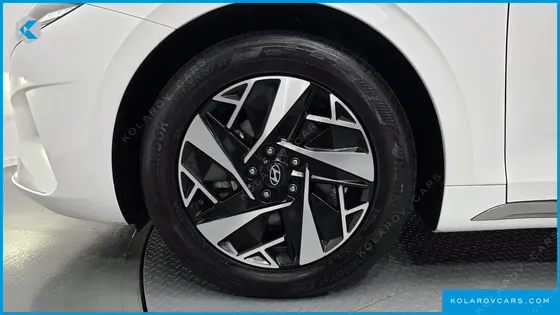 HYUNDAI GRANDEUR LE BLANC