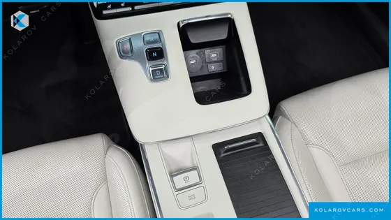 HYUNDAI GRANDEUR LE BLANC
