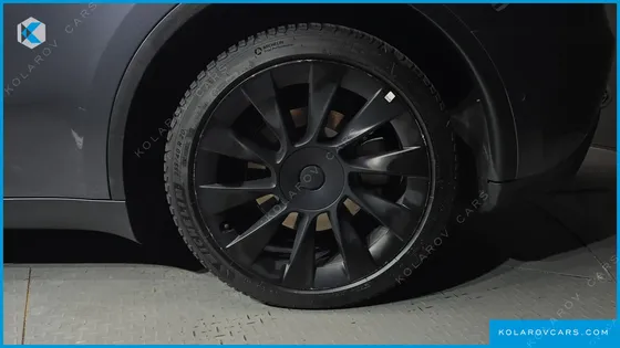 TESLA MODEL Y LONG RANGE AWD