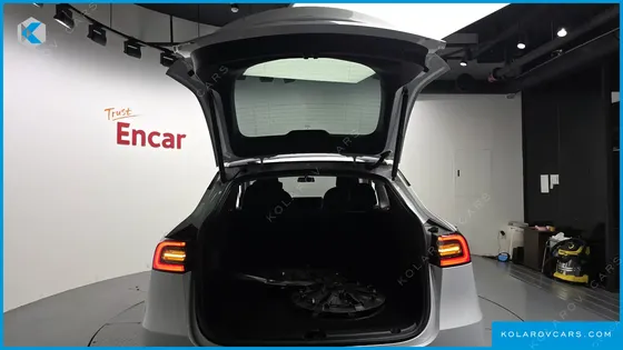 TESLA MODEL Y LONG RANGE AWD