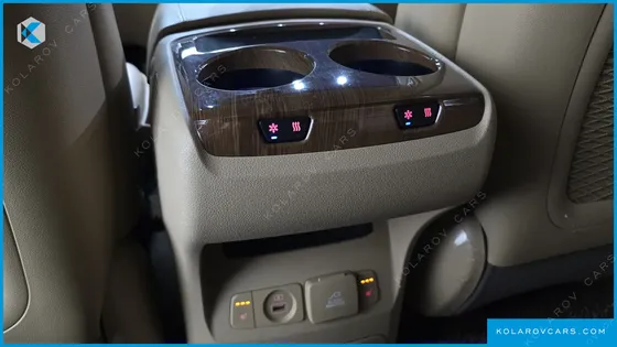 KIA CARNIVAL GASOLINE 9-SEATER HI-LIMOUSINE