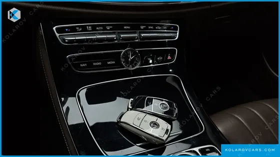 MERCEDES E-CLASS E220D 4MATIC EXCLUSIVE