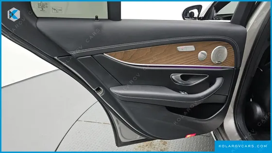 MERCEDES E-CLASS E300E 4MATIC EXCLUSIVE