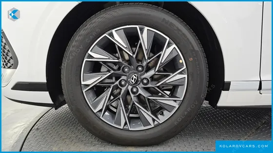 HYUNDAI GRANDEUR PREMIUM