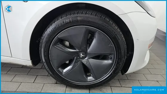 TESLA MODEL 3 LONG RANGE AWD