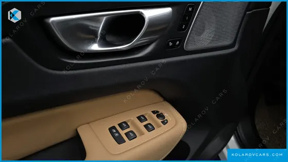 VOLVO XC60 B5 ULTIMATE BRIGHT