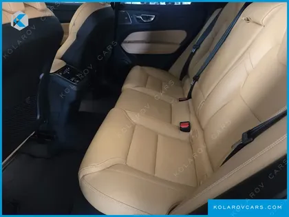 VOLVO XC60 B5 ULTRA BRIGHT