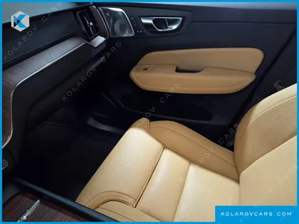 VOLVO XC60 B5 ULTRA BRIGHT