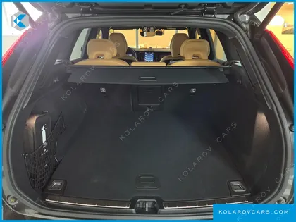 VOLVO XC60 B5 ULTRA BRIGHT