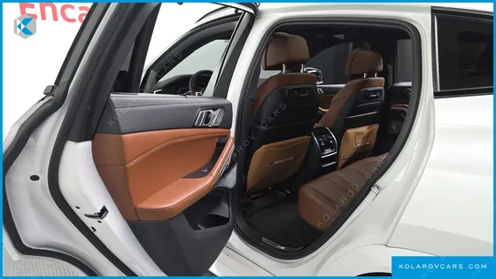 BMW X6 M50I