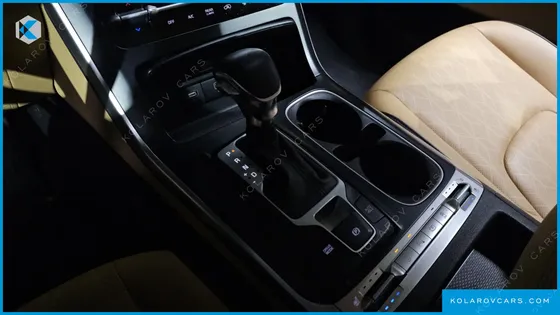 KIA CARNIVAL 9-SEATER PRESTIGE