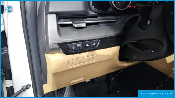 KIA CARNIVAL 9-SEATER PRESTIGE