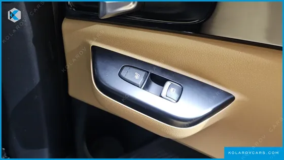 KIA CARNIVAL 9-SEATER PRESTIGE