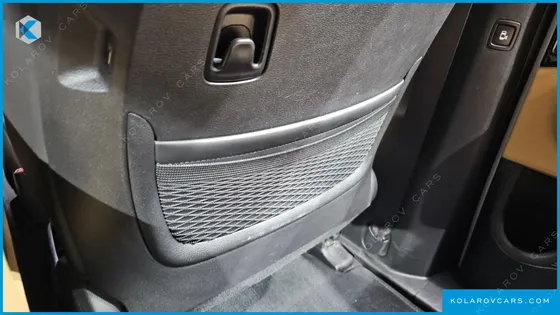 KIA CARNIVAL 9-SEATER PRESTIGE