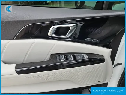 KIA CARNIVAL GASOLINE 7-SEATER SIGNATURE