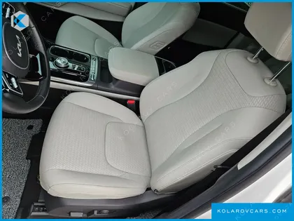 KIA CARNIVAL GASOLINE 7-SEATER SIGNATURE