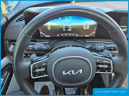 KIA CARNIVAL GASOLINE 7-SEATER SIGNATURE